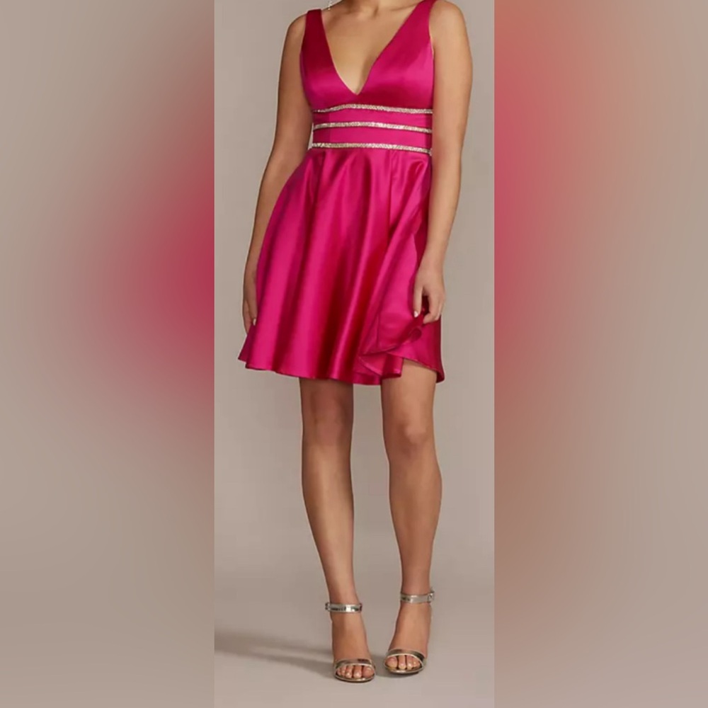 Jules & Cleo Homecoming dress Begonia Size 8 NWT